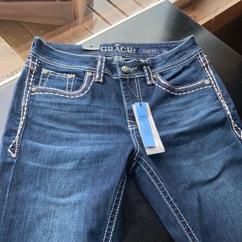 Grace in La Jeans brand NWT. Size 26